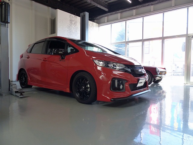 アフェクション フィット GK3 GK4 GK5 GK6 GP5 GP6 フロントダクトバー 未塗装 AE-GP-FD001 AFFECTION DESIRE デザイア アフェクション フィット GK3 GK4 GK5 GK6 GP5 GP6 サイドステップ 未